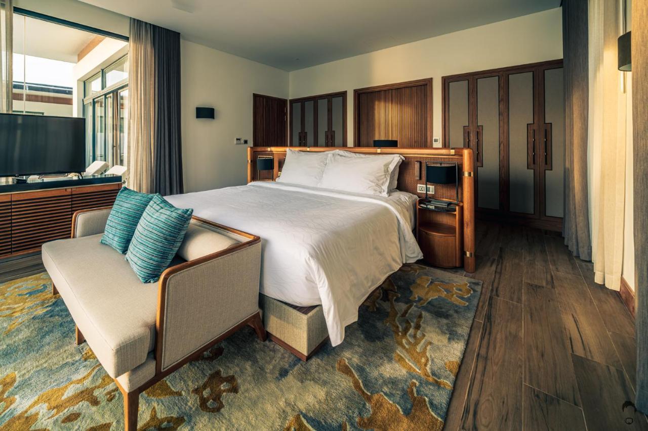 Moevenpick Villas & Residences Фукуок Екстер'єр фото A bedroom at the hotel