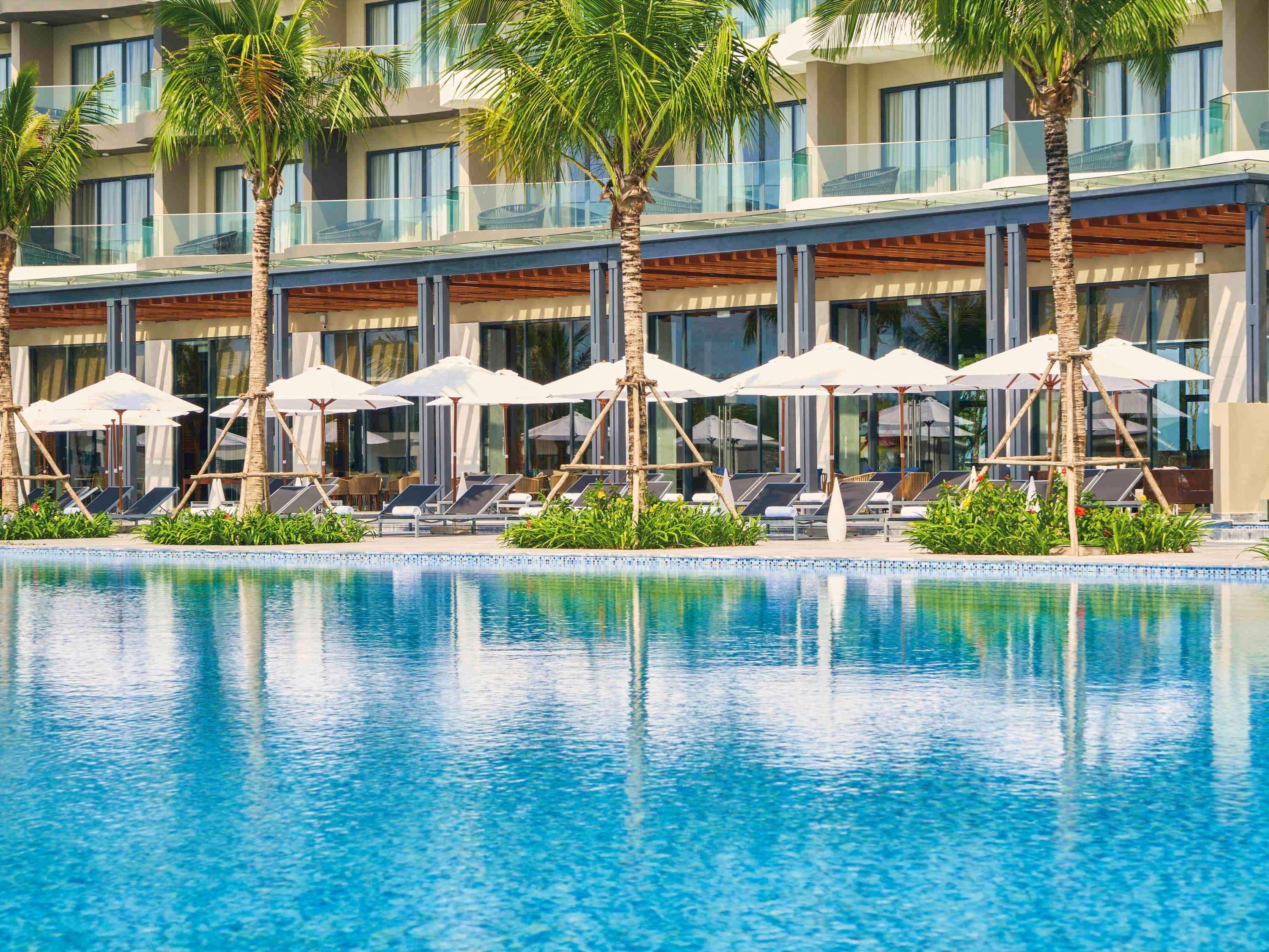 Moevenpick Villas & Residences Фукуок Екстер'єр фото The pool at the hotel