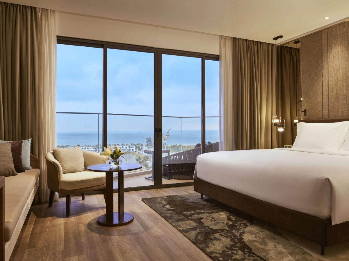 Moevenpick Villas & Residences Фукуок Екстер'єр фото A guest room at the hotel