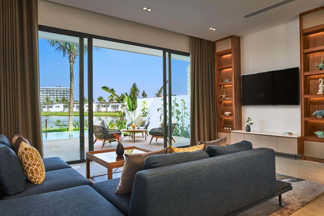 Moevenpick Villas & Residences Фукуок Екстер'єр фото A living room at the resort